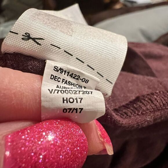 Gap fit breathe workout purple top with low cut back size S - Picture 3 of 6